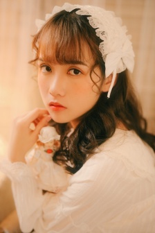 国模嘉妮极品美胞